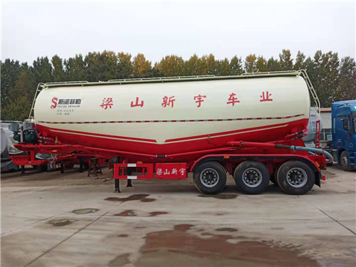 山東水泥罐車(chē)廠家 山東水泥罐車(chē)廠家