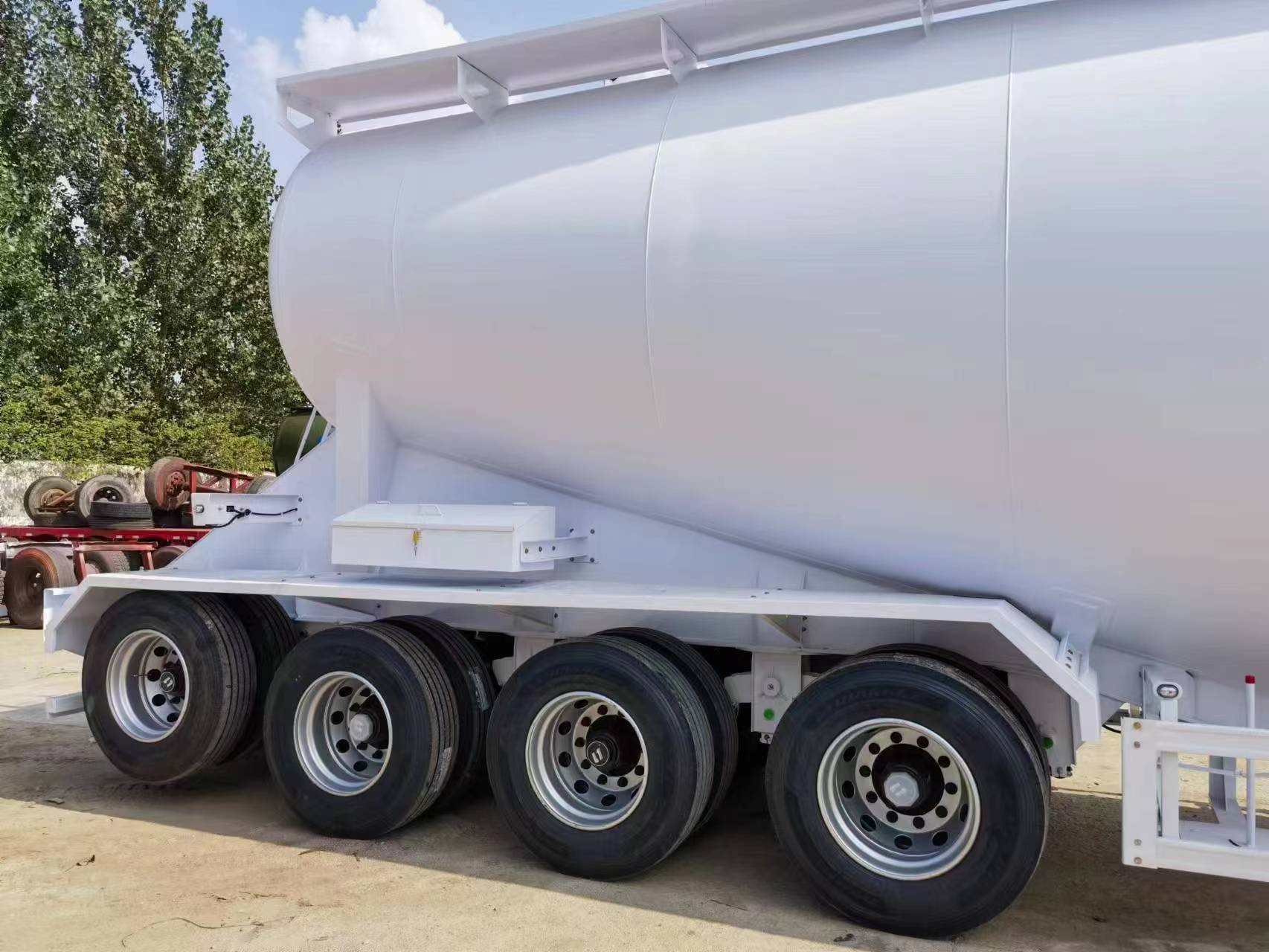 供銷粉粒物料運輸車