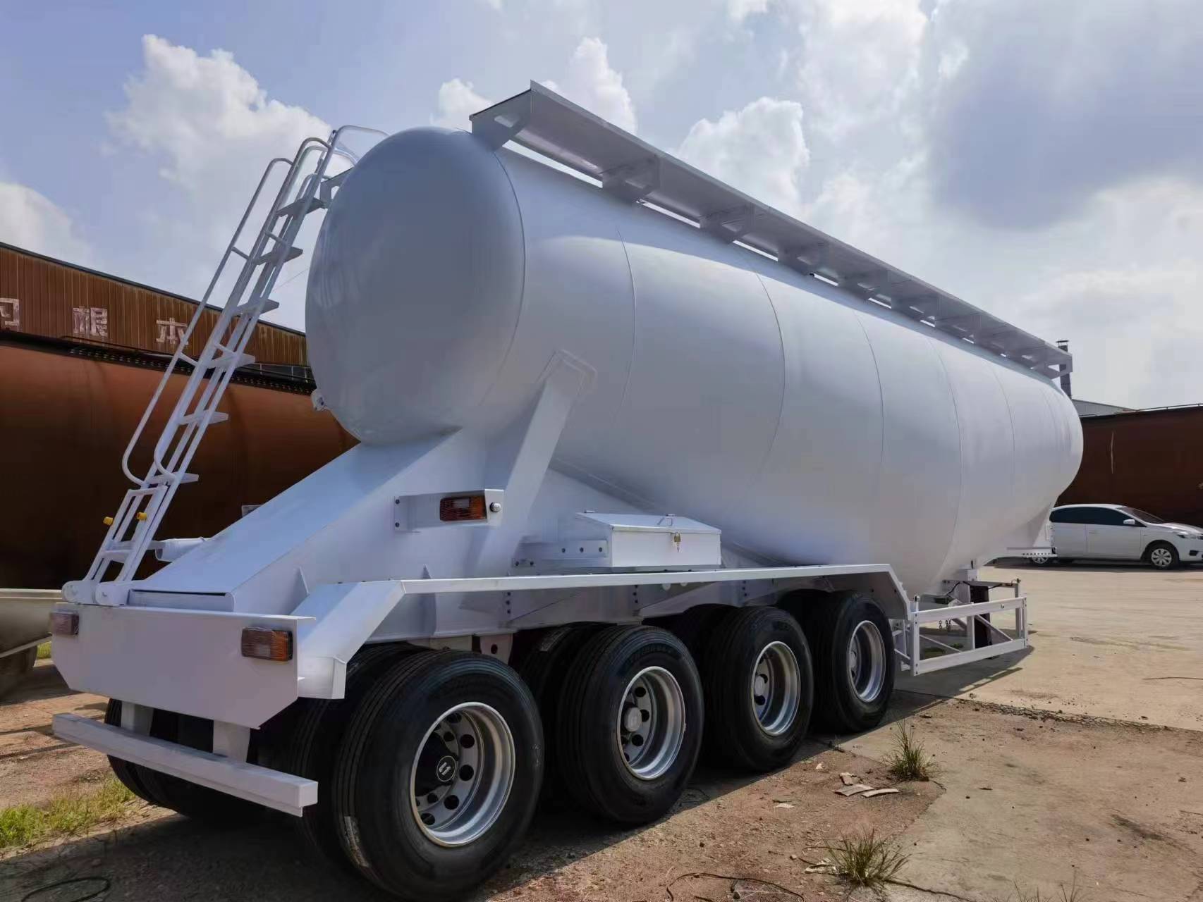 梁山粉粒物料運(yùn)輸車(chē)供應(yīng)